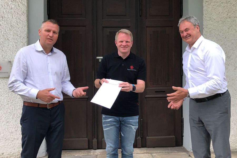 Congatec And Se Spezial Electronic Sign Distribution Agreement Congatec Ag